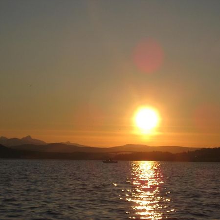 Furoy Hotel Apartments And Boating Sorreisa Bagian luar foto