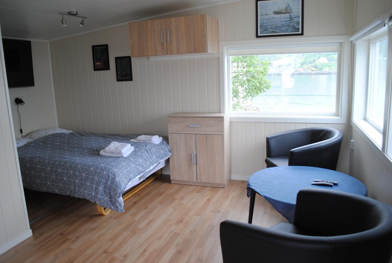 Furoy Hotel Apartments And Boating Sorreisa Bagian luar foto
