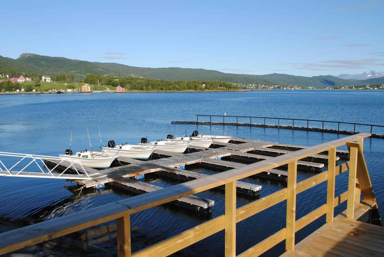 Furoy Hotel Apartments And Boating Sorreisa Bagian luar foto