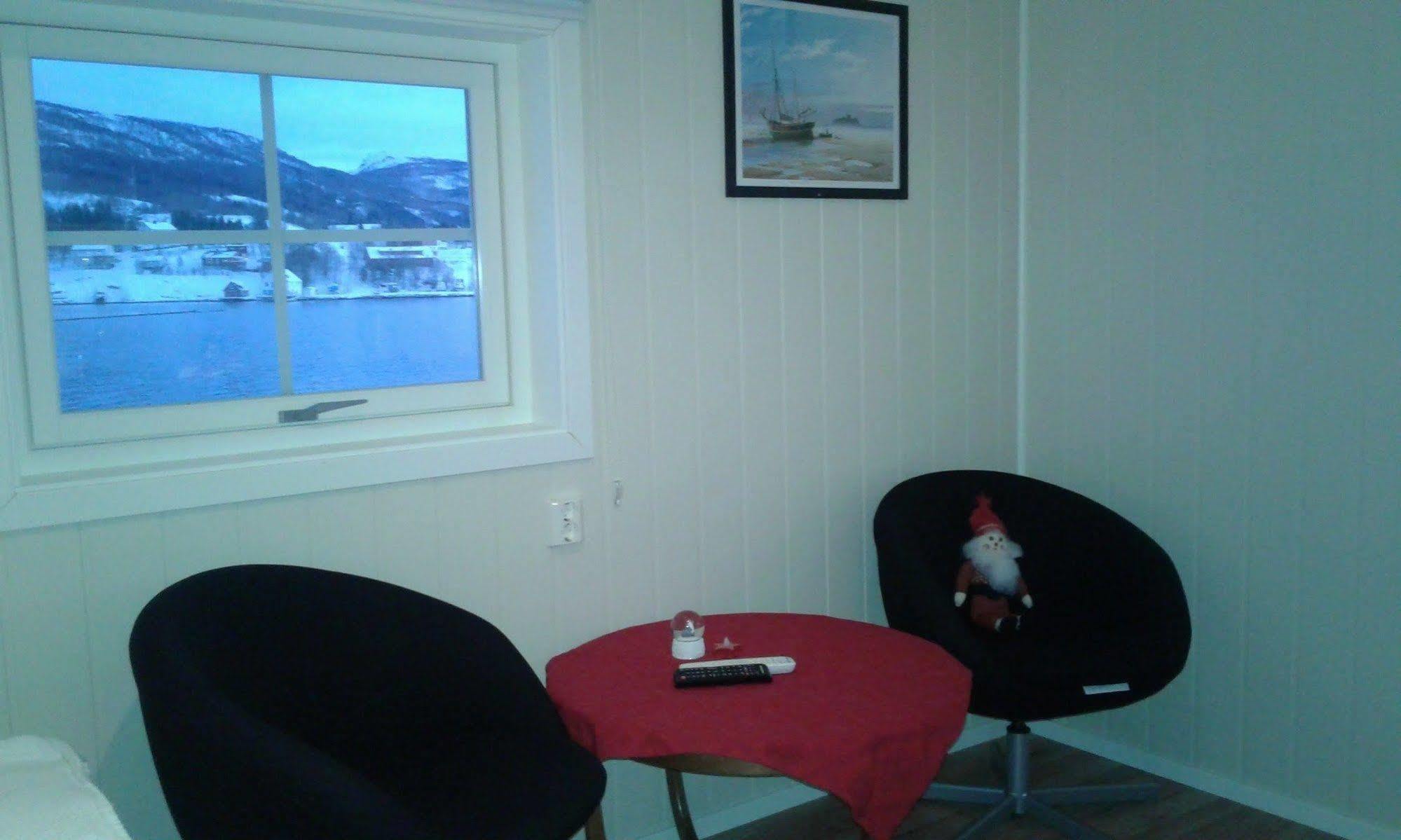 Furoy Hotel Apartments And Boating Sorreisa Bagian luar foto