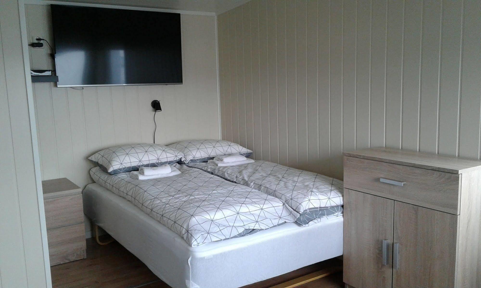 Furoy Hotel Apartments And Boating Sorreisa Bagian luar foto