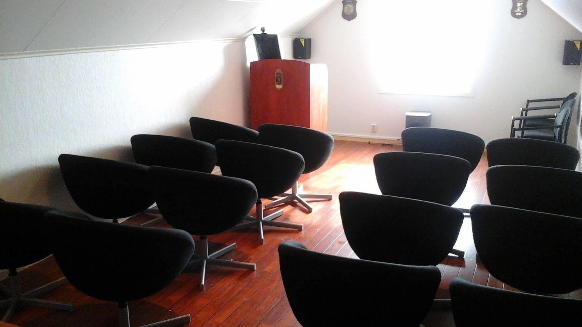 Furoy Hotel Apartments And Boating Sorreisa Bagian luar foto