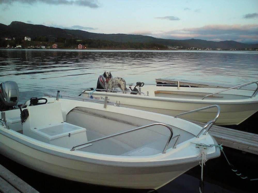 Furoy Hotel Apartments And Boating Sorreisa Bagian luar foto